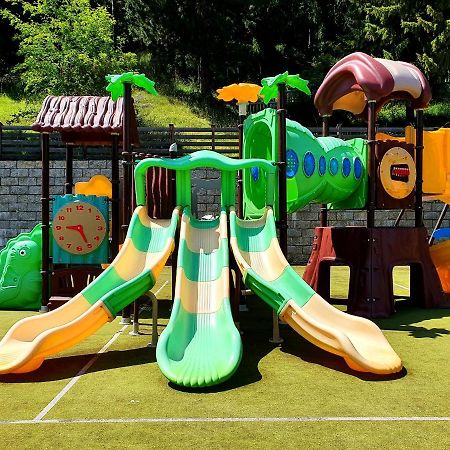 フルプメス Ferienland Stubaiアパートホテル エクステリア 写真