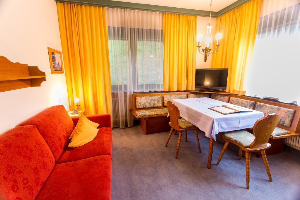 フルプメス Ferienland Stubaiアパートホテル 部屋 写真
