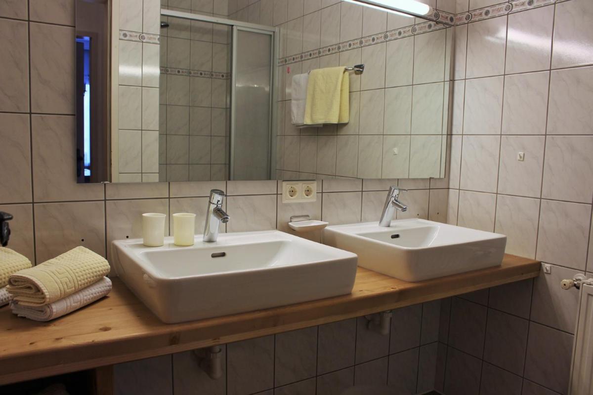 フルプメス Ferienland Stubaiアパートホテル エクステリア 写真
